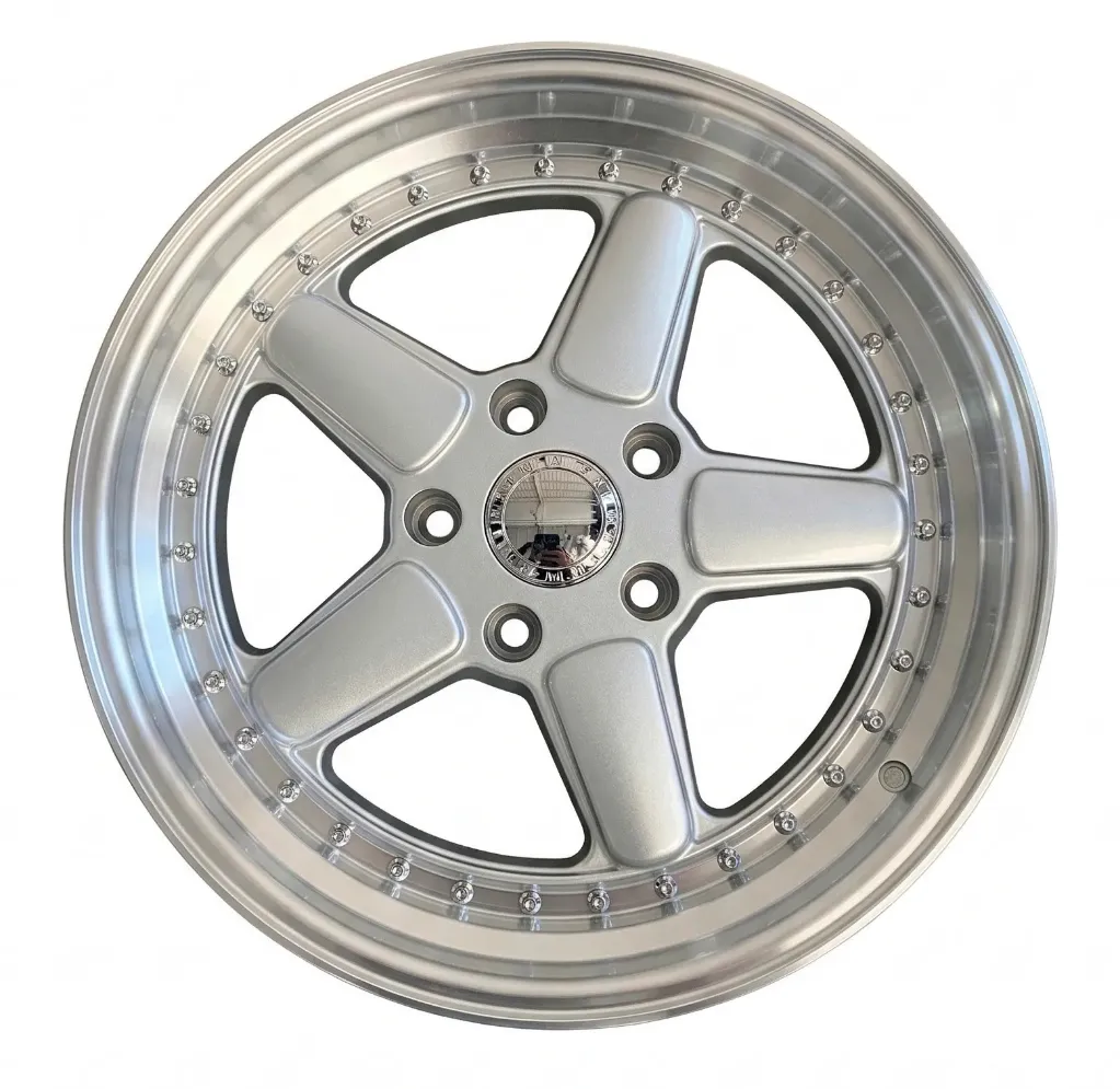 SILVER MACHINED LIP AND CHROME RIVETS 